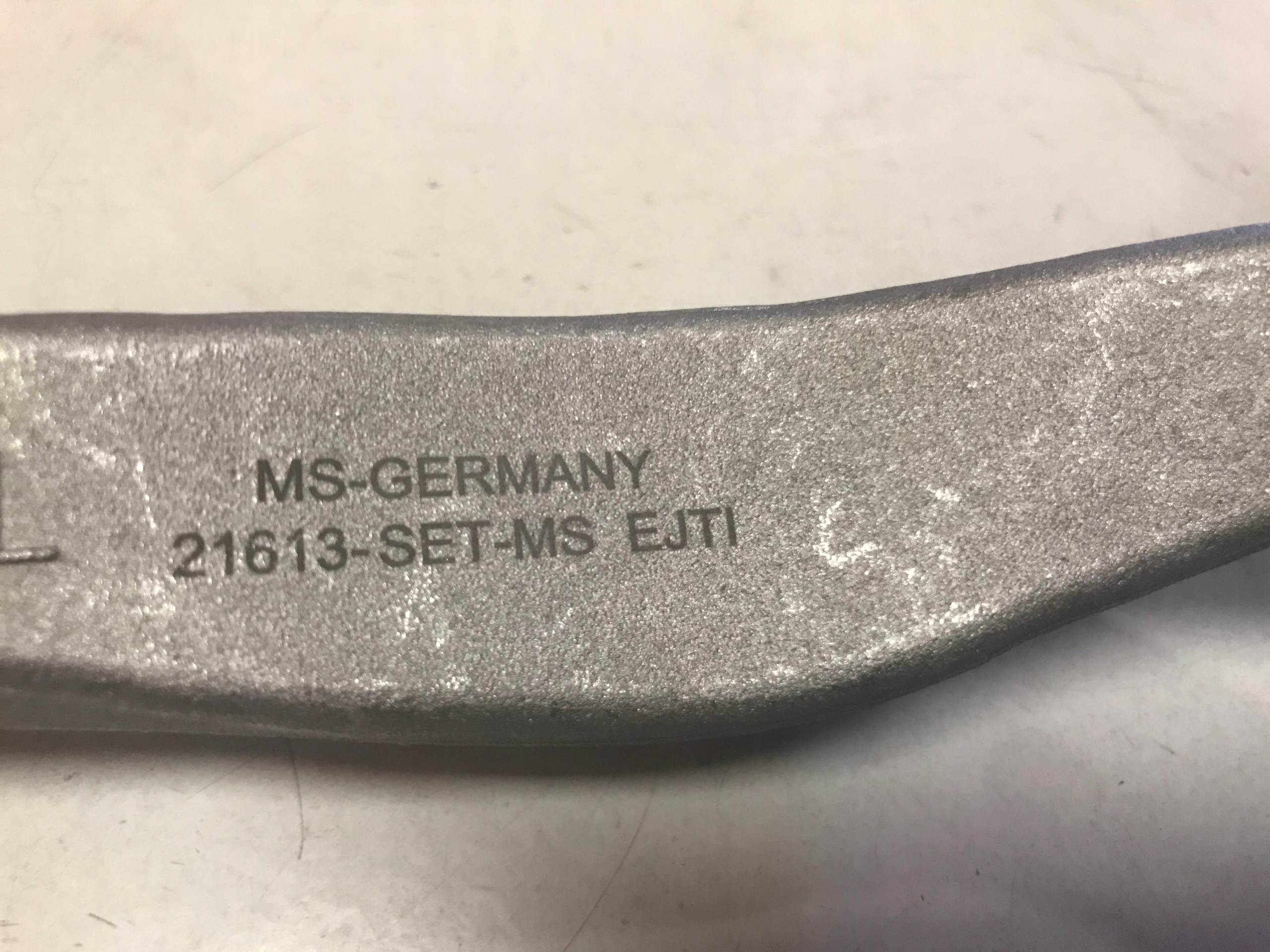 Wahacze Górne Prawe Audi A4 B5 B6 B7 A6 C5 VW Passat B5 B5 FL Strona zabudowy prawa przednie prawe przód tylne prawe