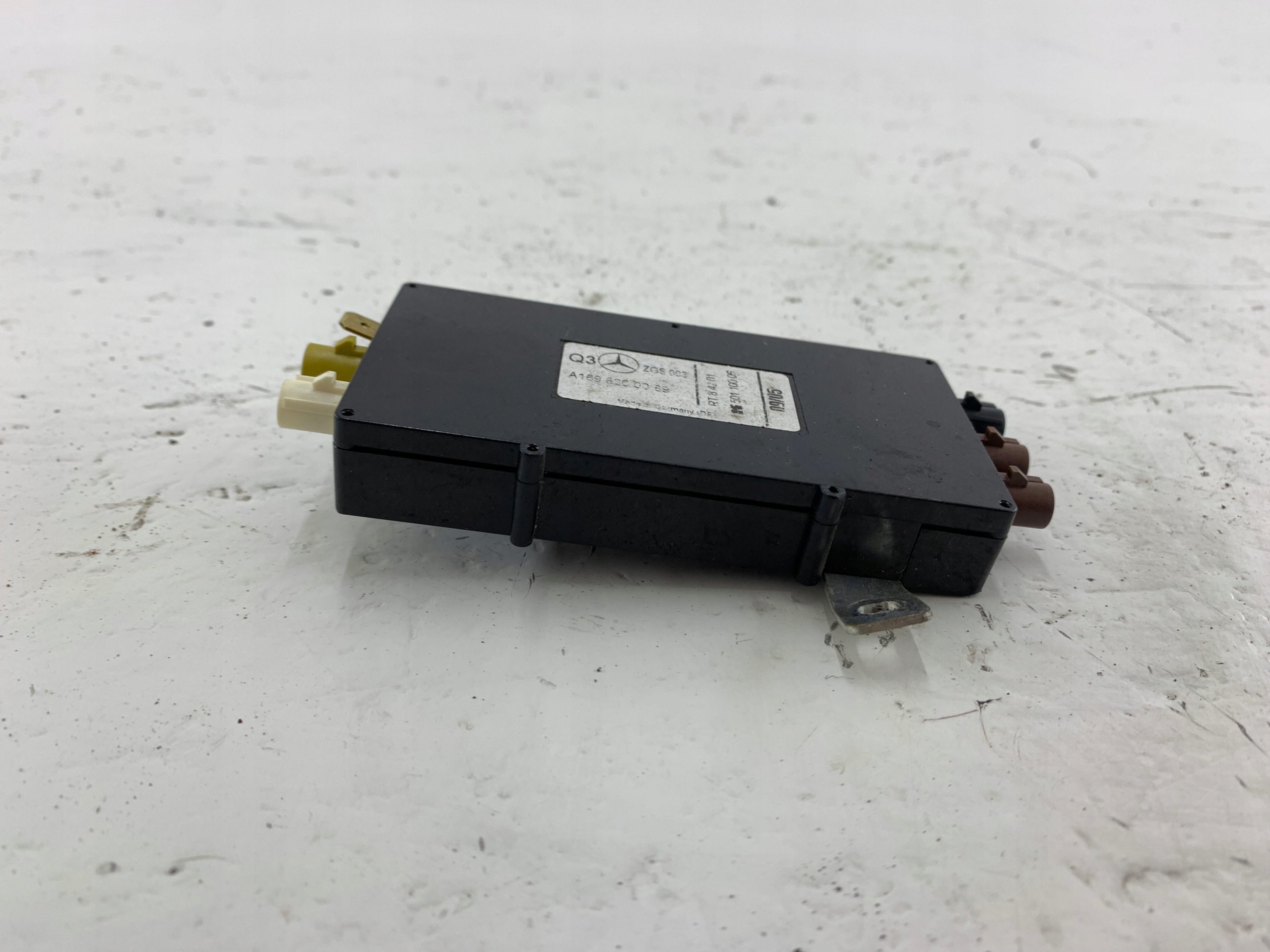 MERCEDES W169 antenna amplifier A1698200089