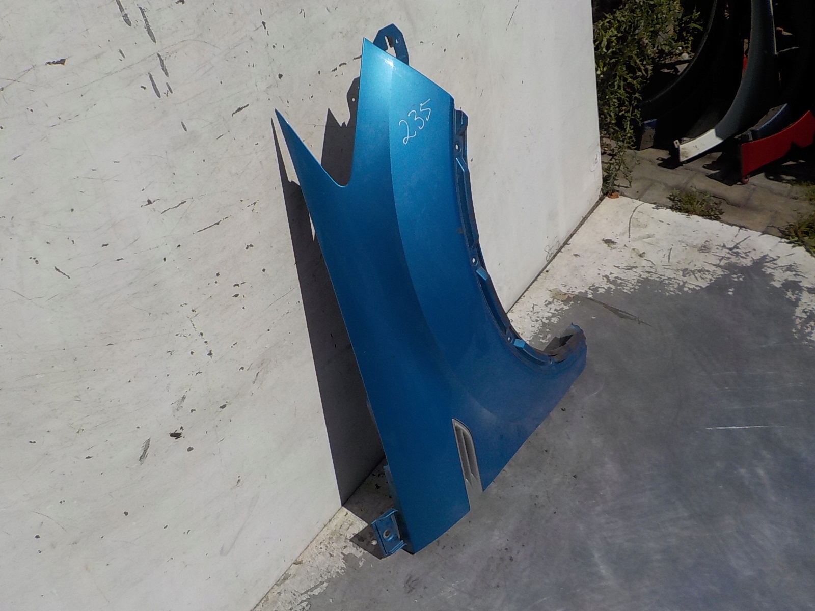 235 FORD KUGA and MK1 fender right front front