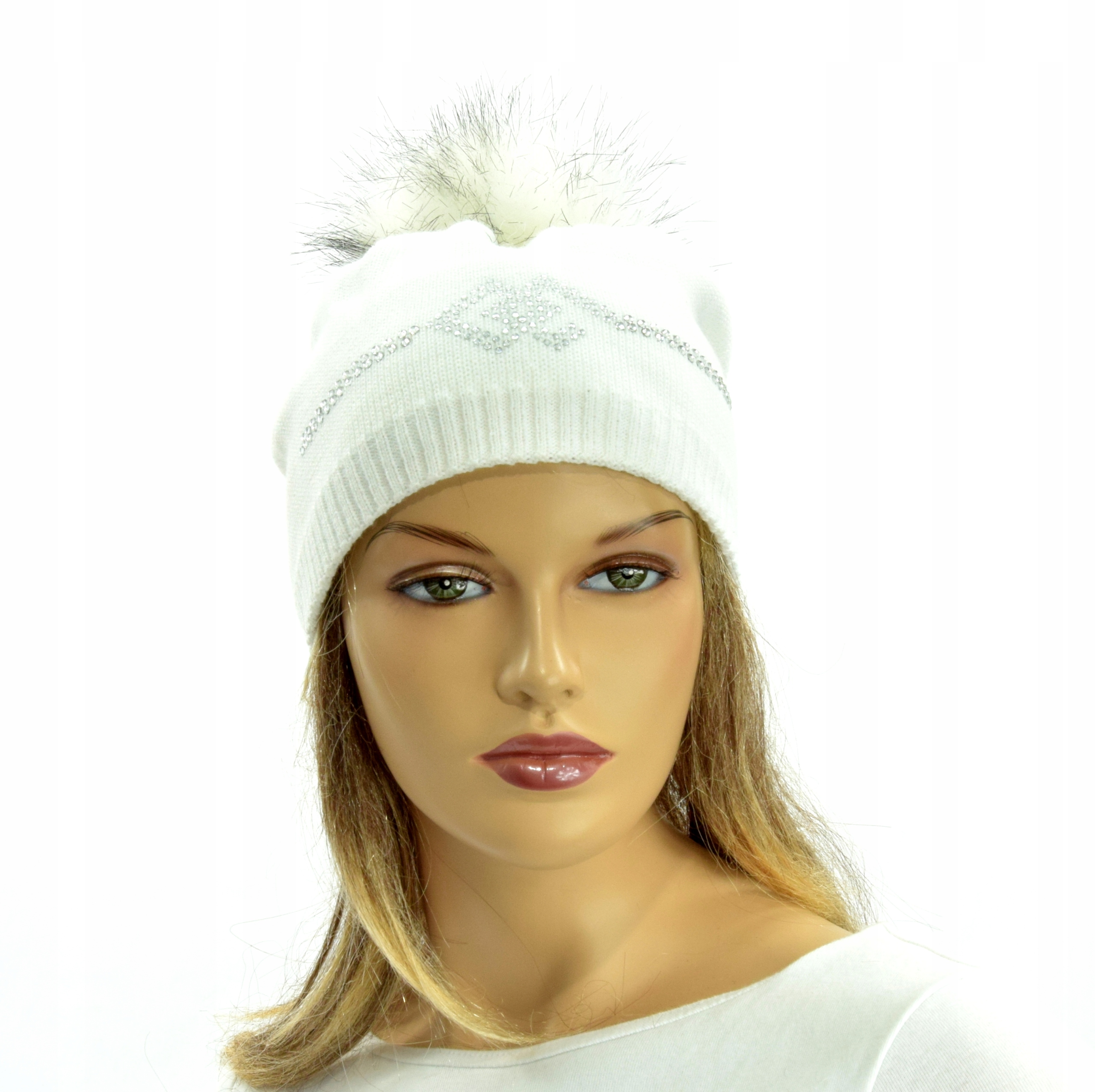 

Czapka z pomponem zimowa damska