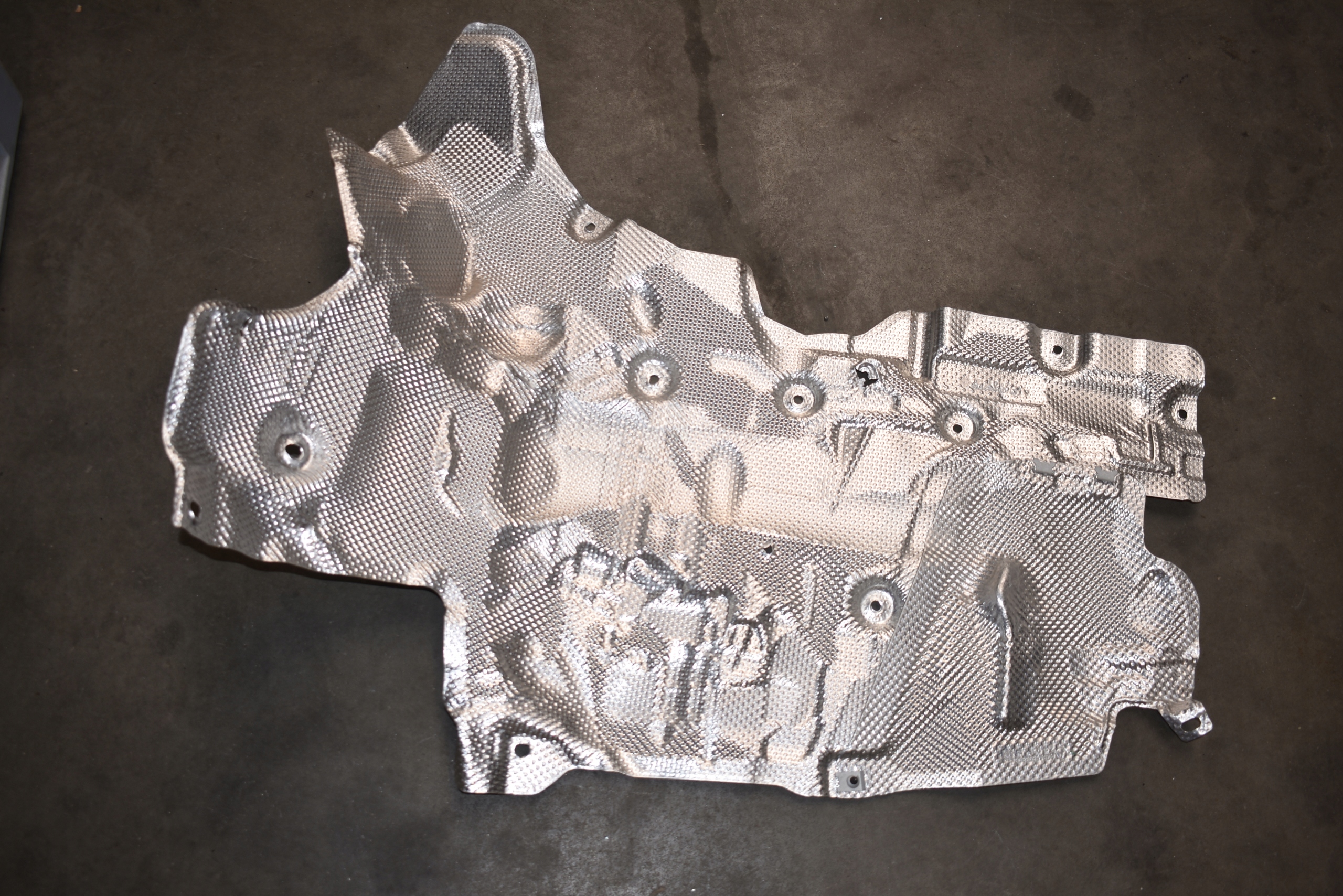 Blende Abdeckung TERMICZNA MERCEDES W214 1