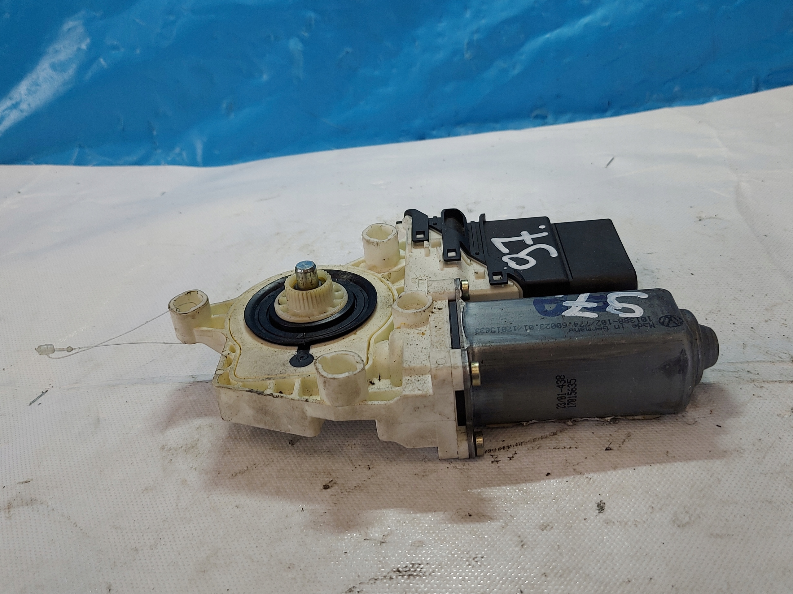 engine lifting windows GOLF IV 9776105407301 right rear part