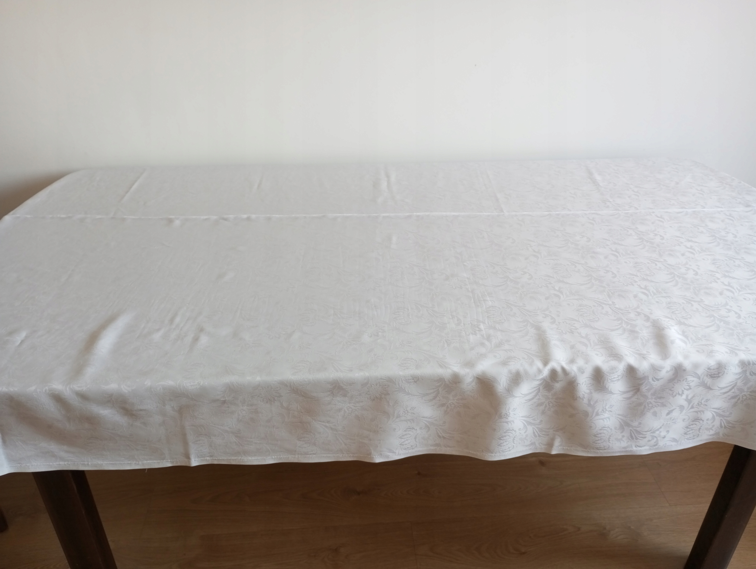 OBRUS - BAWEŁNIANY ADAMASZKOWY 215 / 146 cm. JAK NOWY.