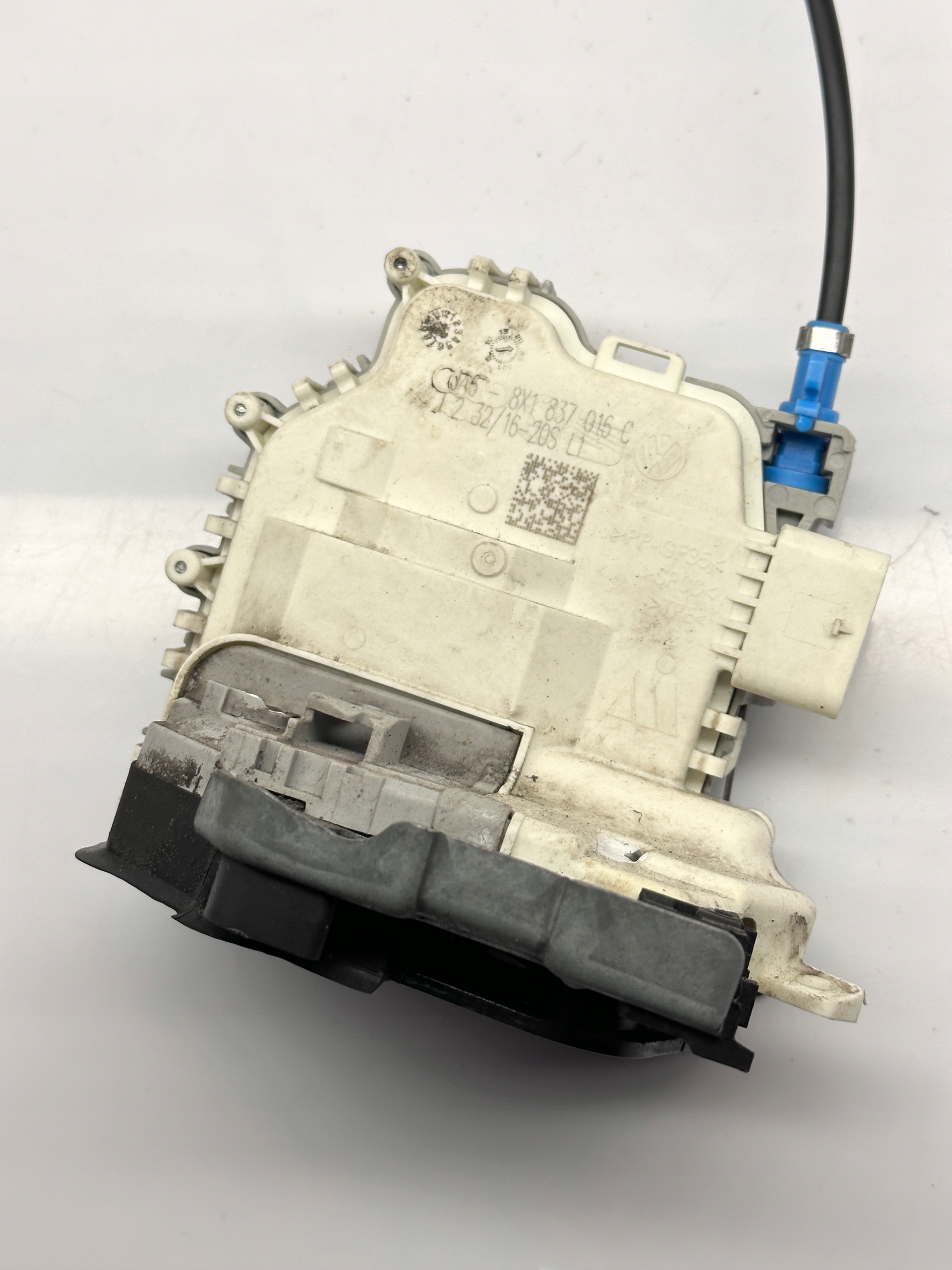 AUDI A3 A4 A5 A6 Q2 lock door right front front 8X1837016C