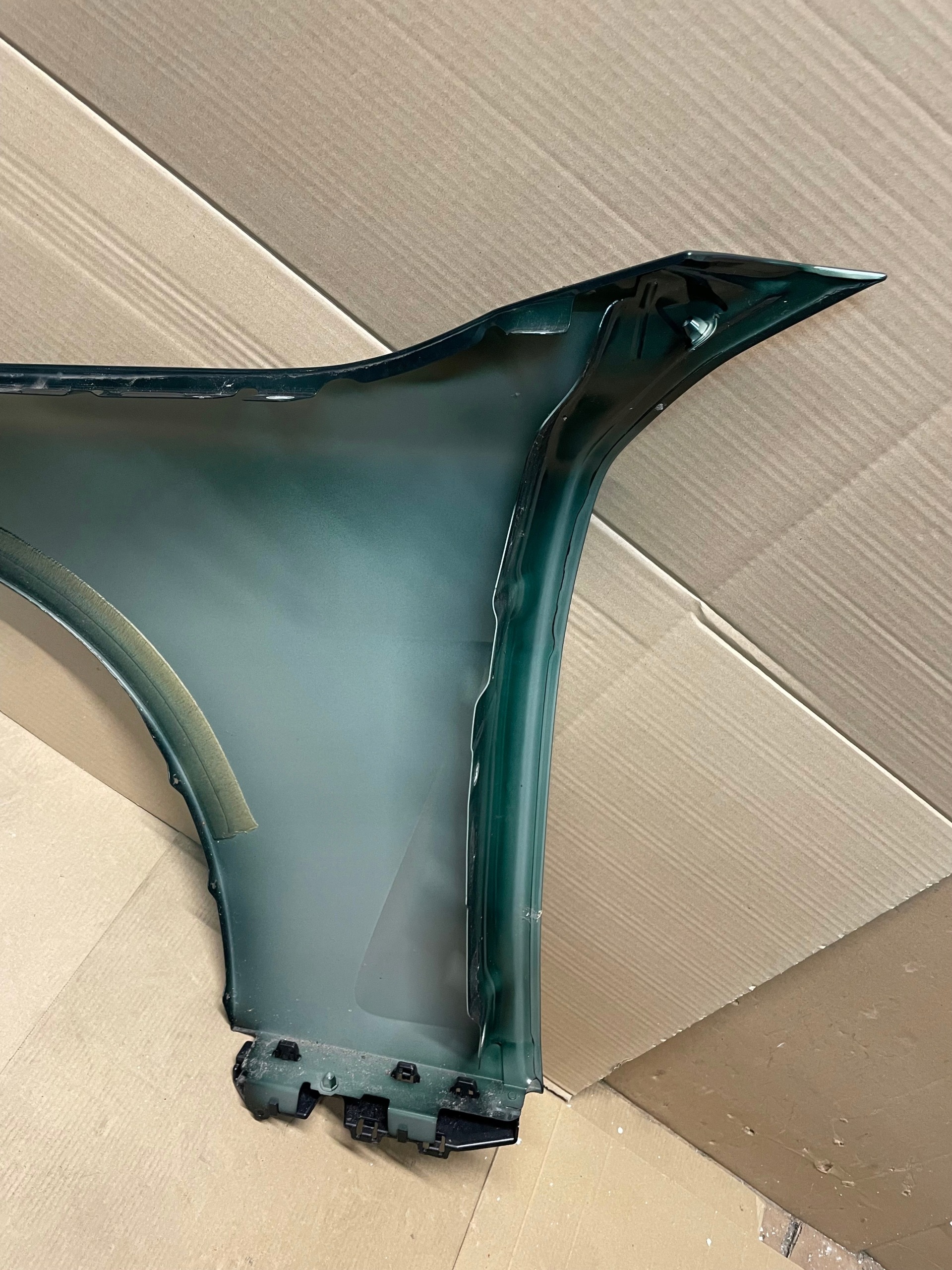 fender front right BMW 4 G22 G23 M440iX colour C4E IDEAL