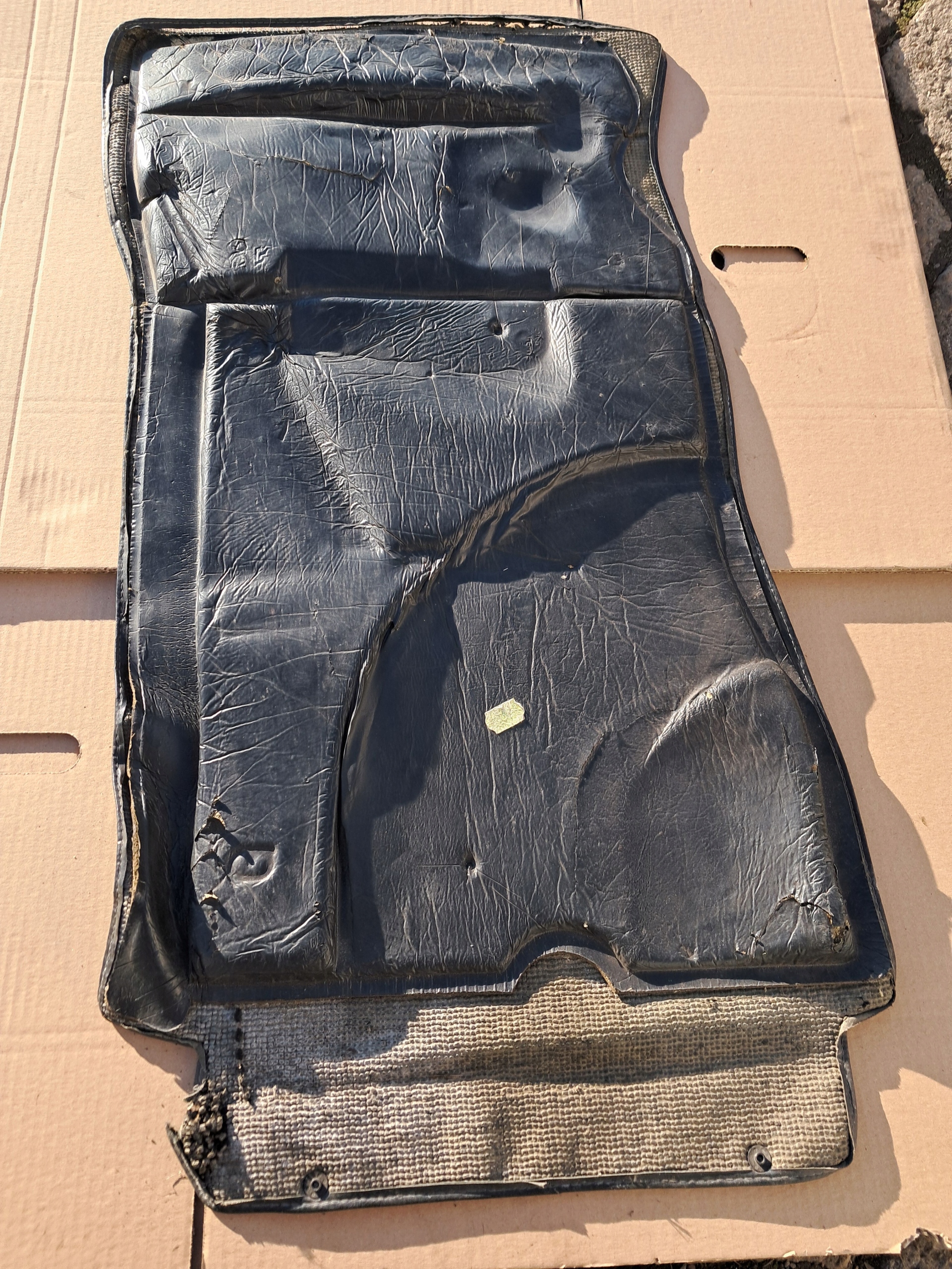 carpet mats right front black MERCEDES W116 1166800262
