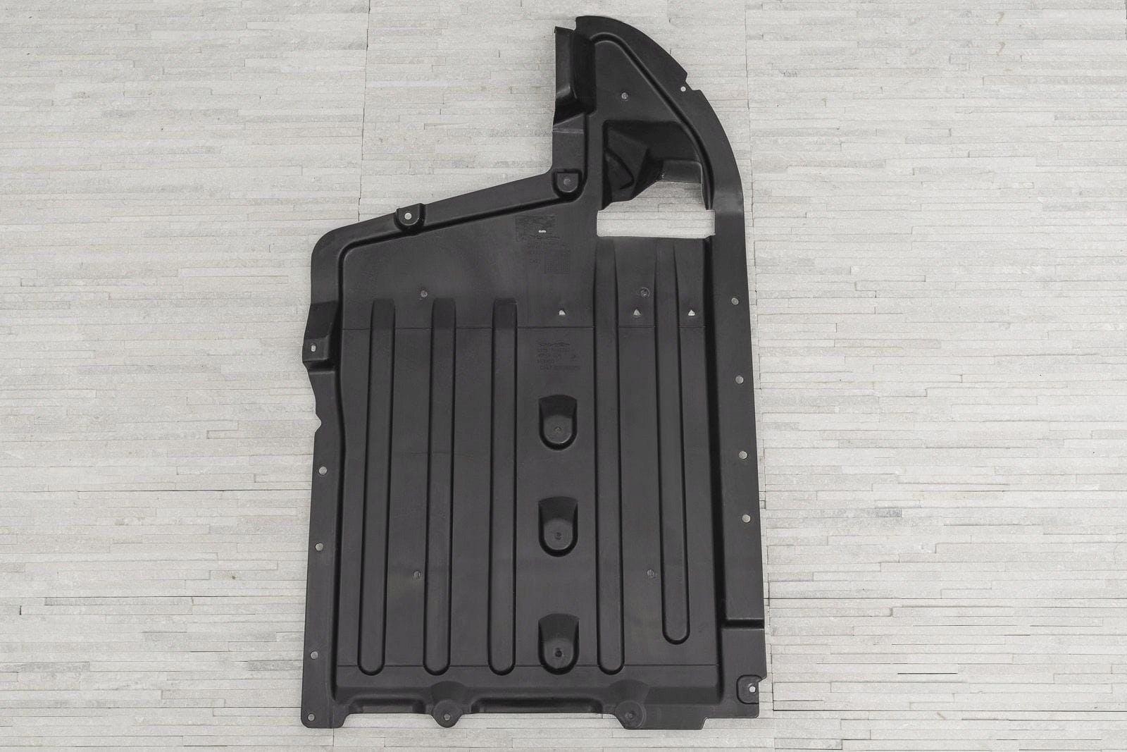 BMW X5 G05 2018+ OSŁONA PODWOZIA ŚRODKOWA 51487468797 Strona zabudowy przód