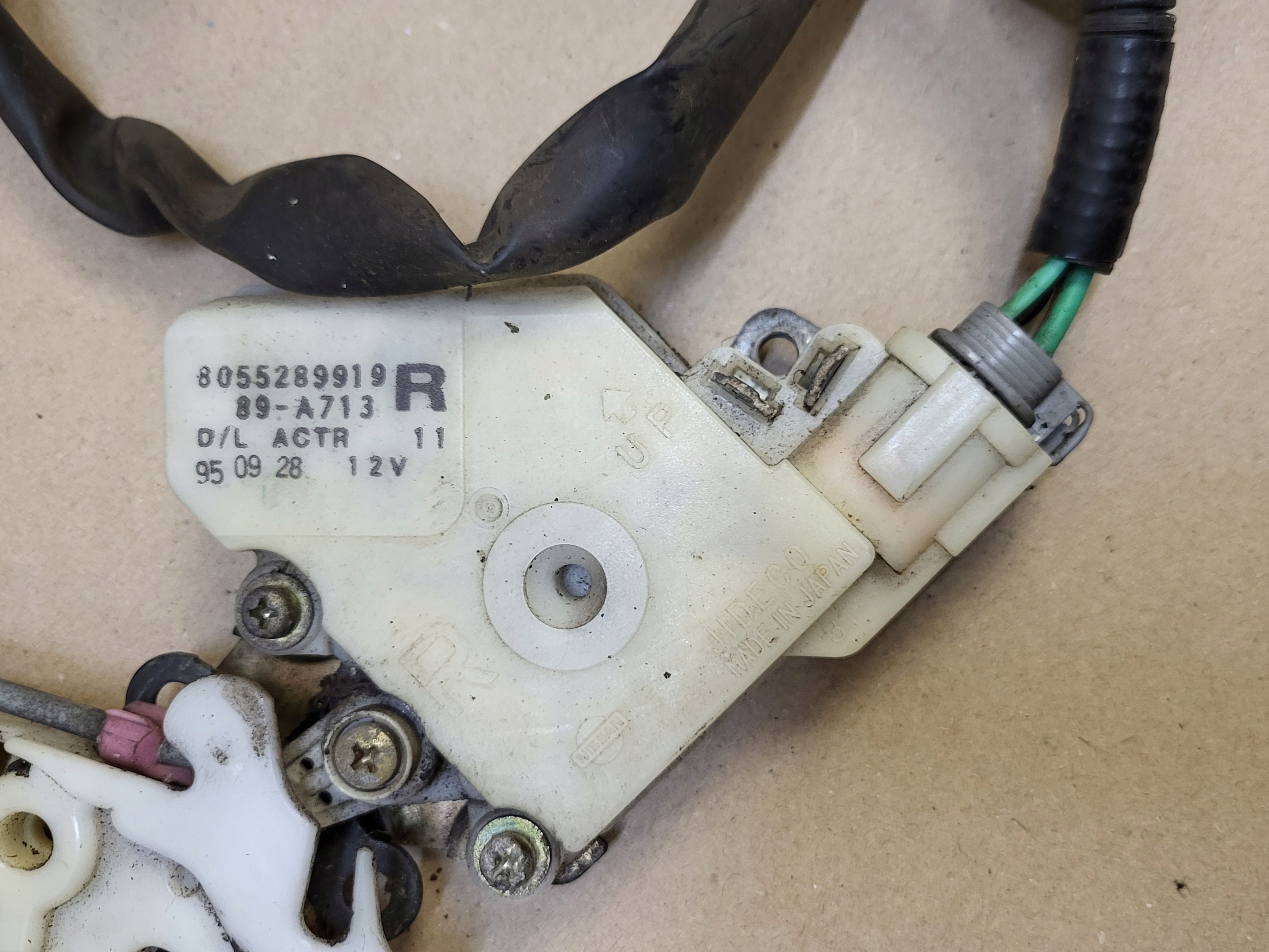 lock door right NISSAN bundle OE EU 8055289919R