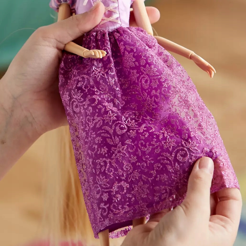 Roszpunka Lalka 30cm Zaplątani Disney store 24h Wysokość produktu 30 cm