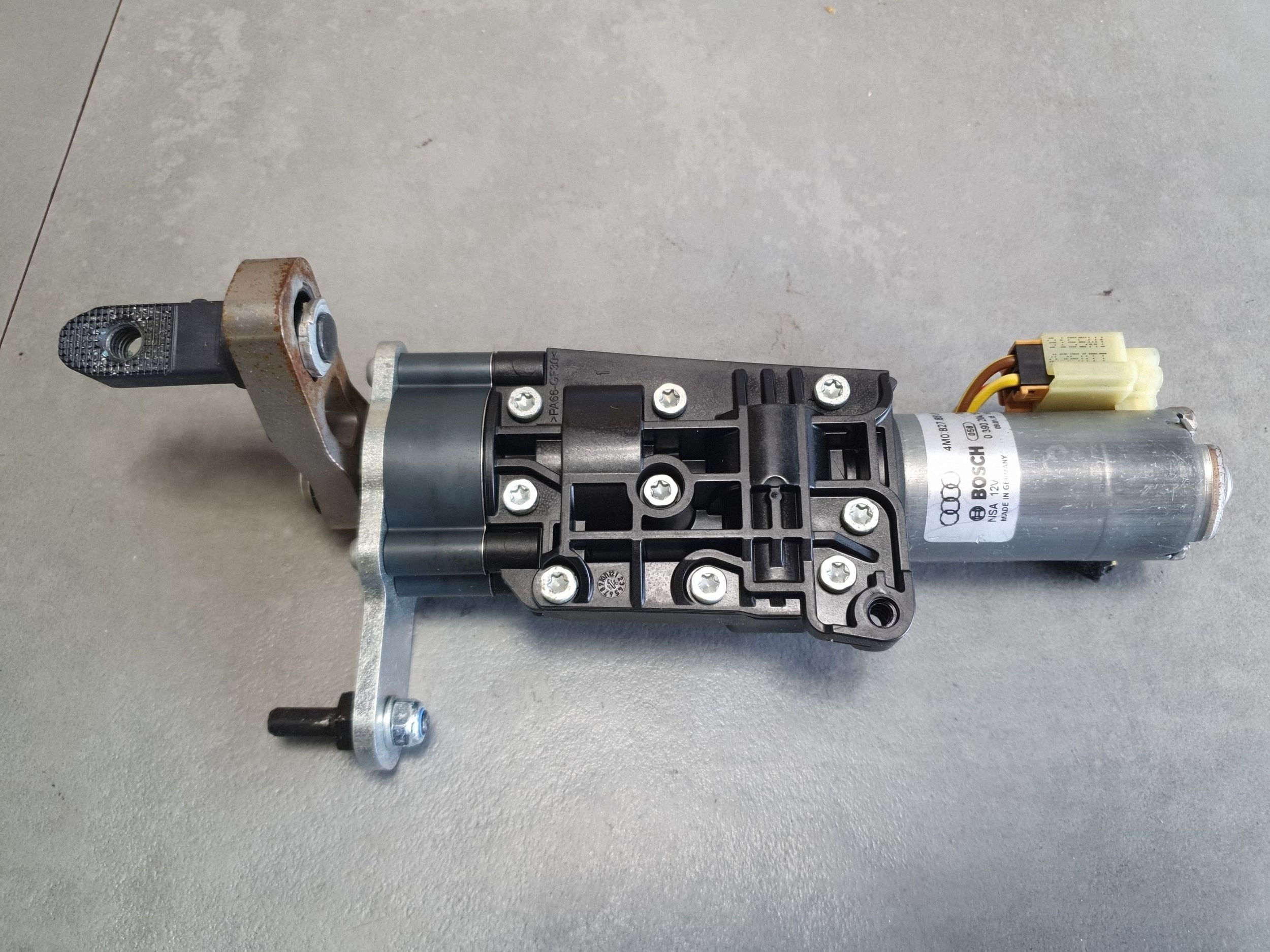 Audi Q7 4M damper electrical bonnet left 4M0827851A