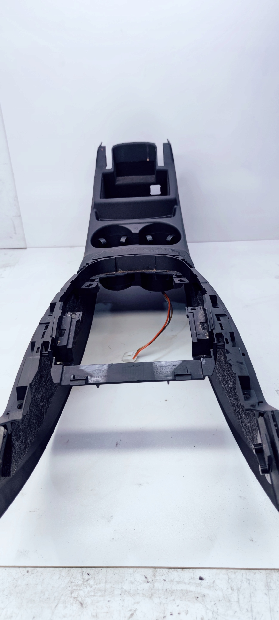 TUNEL ŚRODKOWY AUDI Q5 8R 8R0863242A Typ samochodu Samochody osobowe