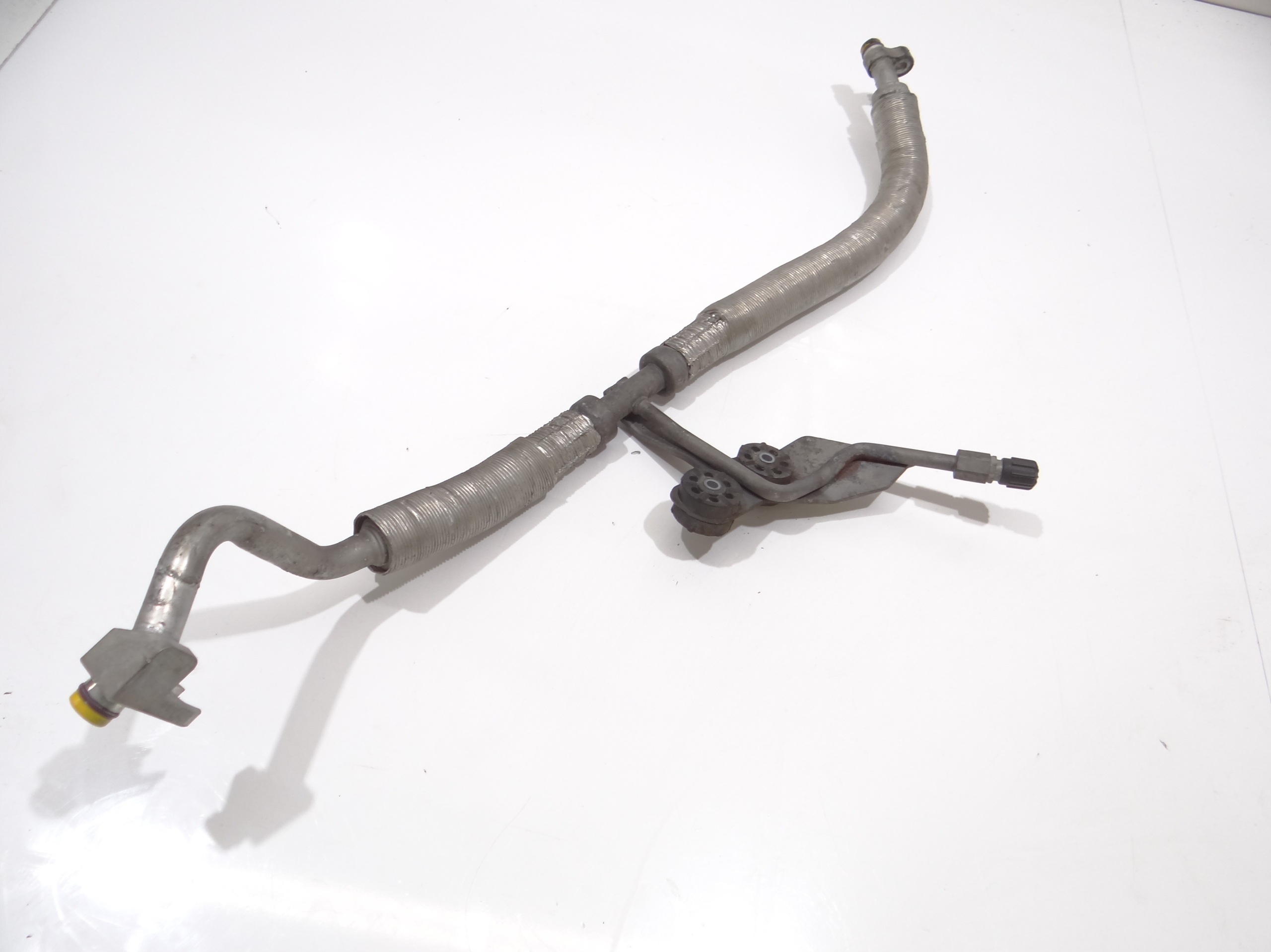 vedení hadice klimatizaci BMW E60 E61 LCI N53B30A 3.0i OE