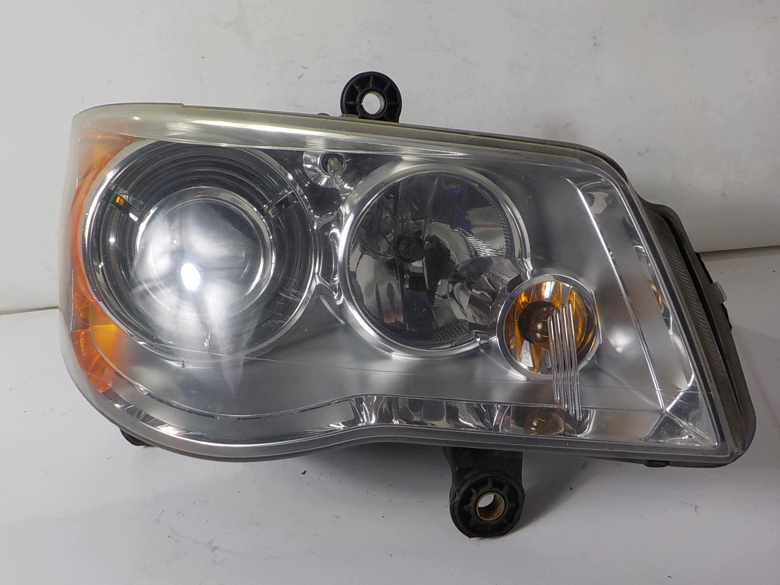 CHRYSLER VOYAGER V XENON light right front front UK