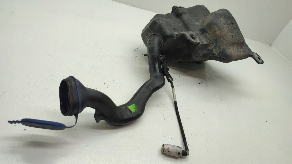 ZBIORNICZEK SPRYSKIWACZY POMPKA MERCEDES KLASA B W246 W242 A2468690120 Producent części OEM