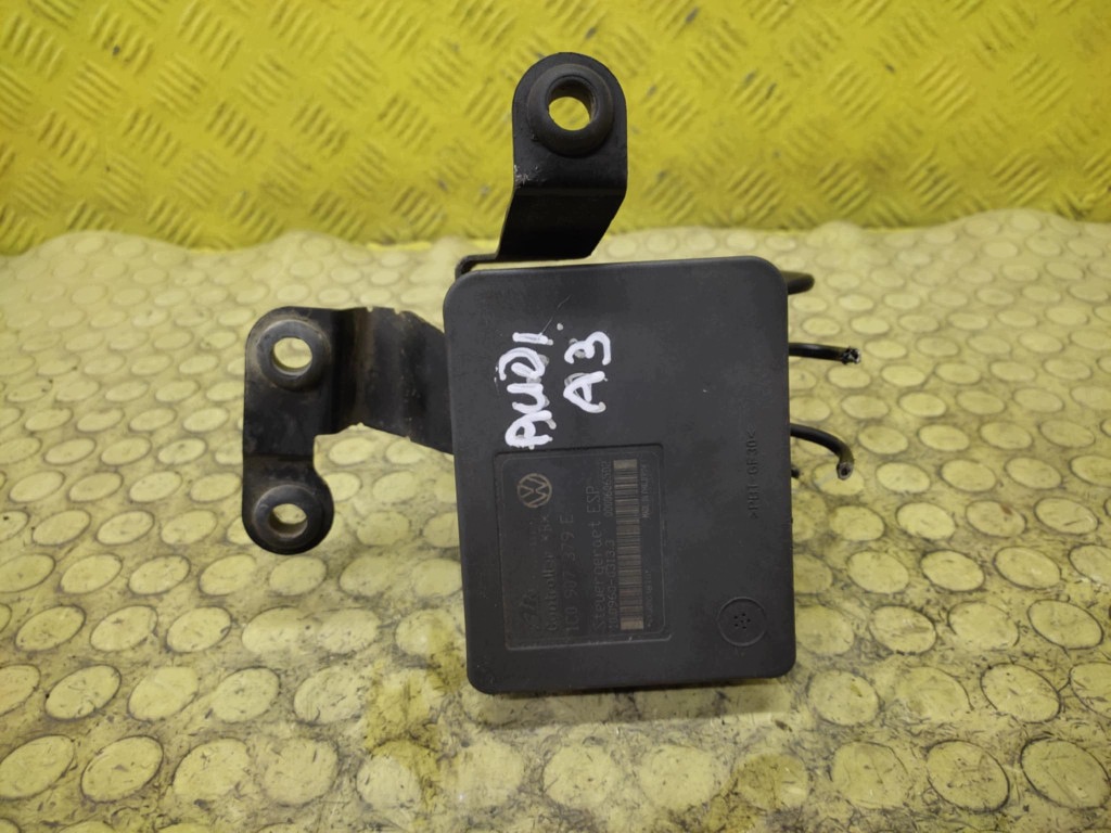 AUDI A3 8L Pumpa ABS 1J0614517E