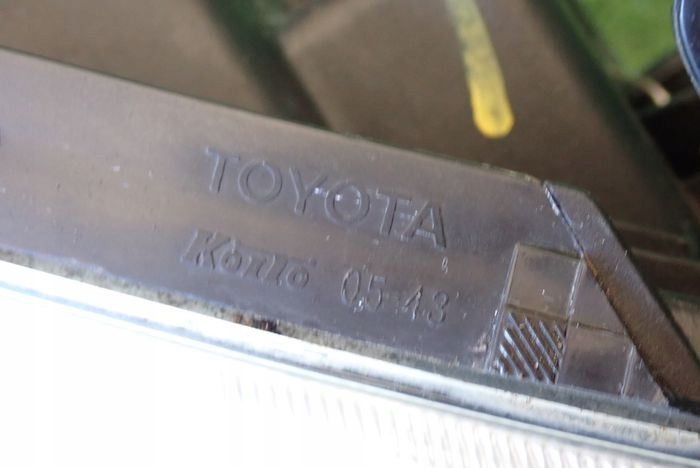 TOYOTA AVENSIS T25 03- reflektor right light right