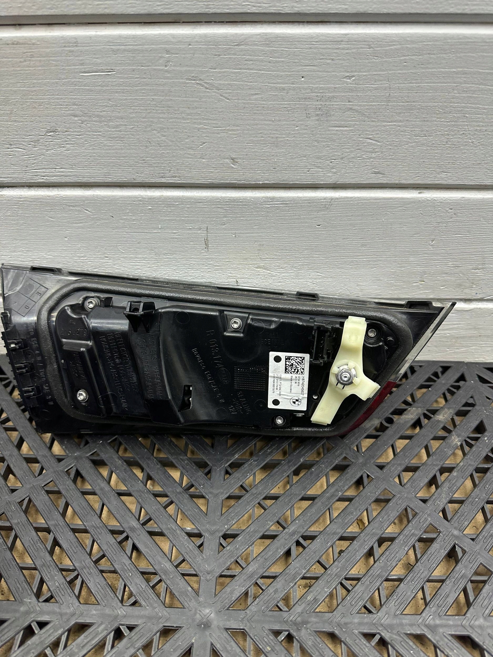 light rear w klapie BMW 3 G20 G21 H8742045
