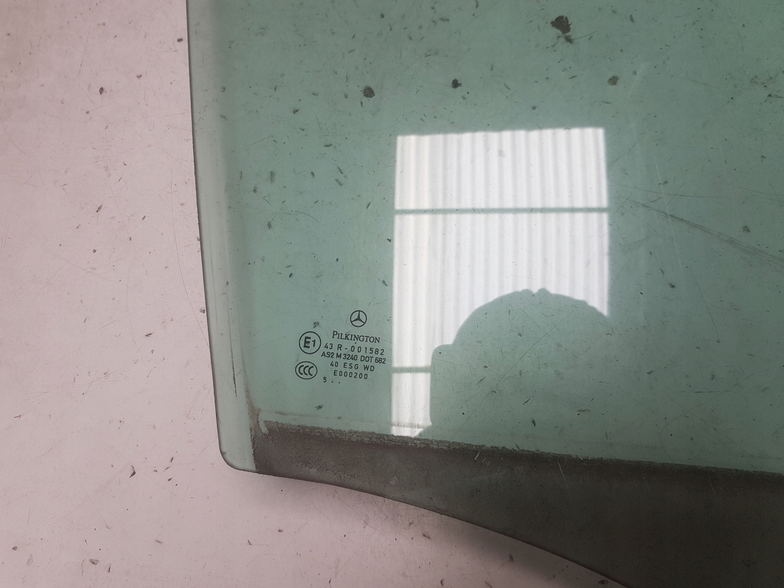 B KLASA W245 05r SZYBA DRZWI PRAWA PRZÓD PRZEDNIA Strona zabudowy przód - prawa