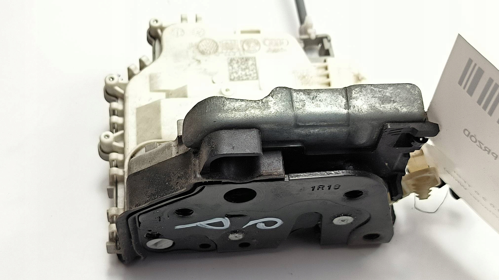 lock door right front 8W1837016B AUDI A4 B9 S-LINE