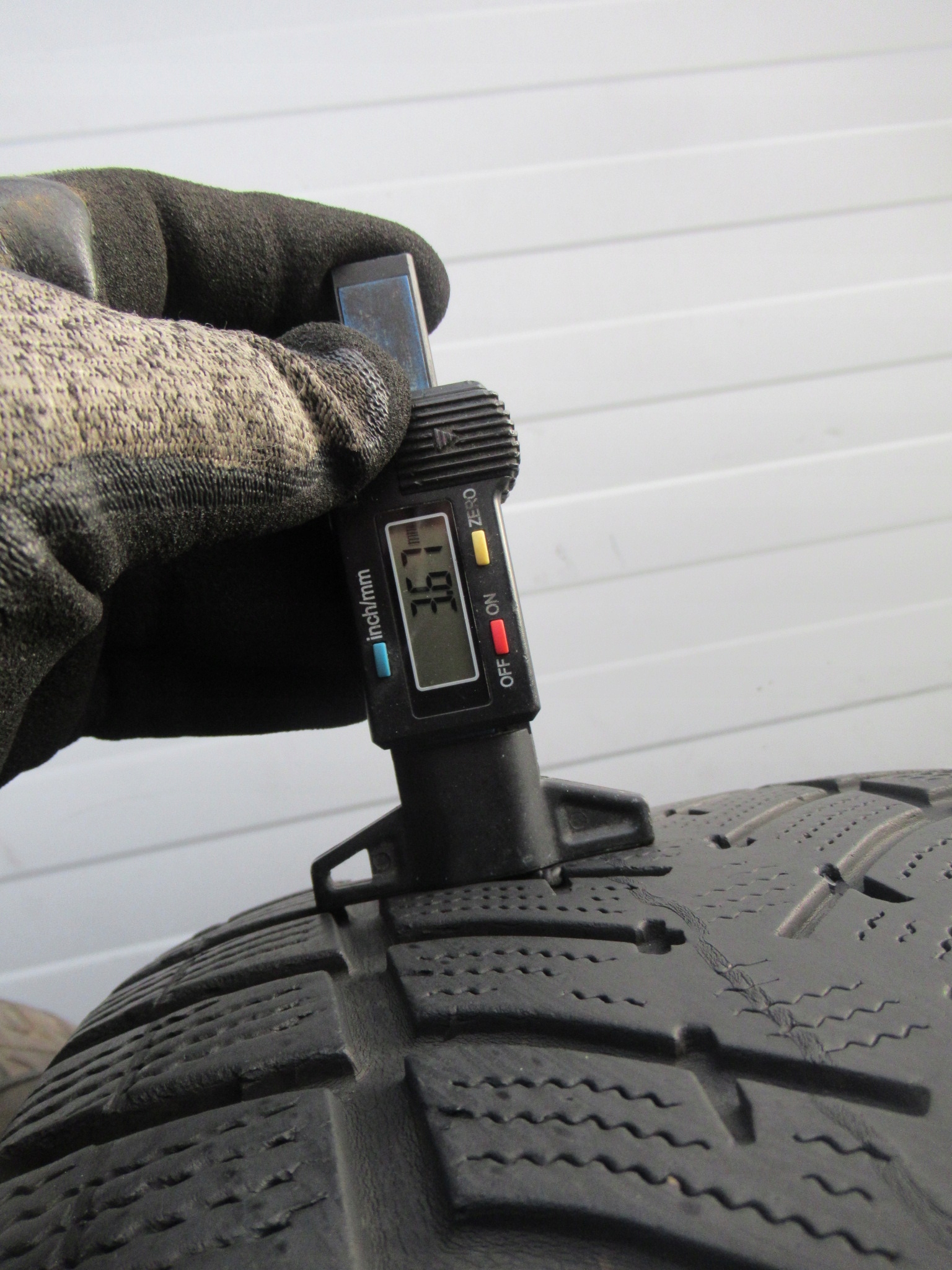 OPONY ZIMA 4szt GOODYEAR ULTRA GRIP I 235/60R17 Model Ultra Grip Performance G1 SUV