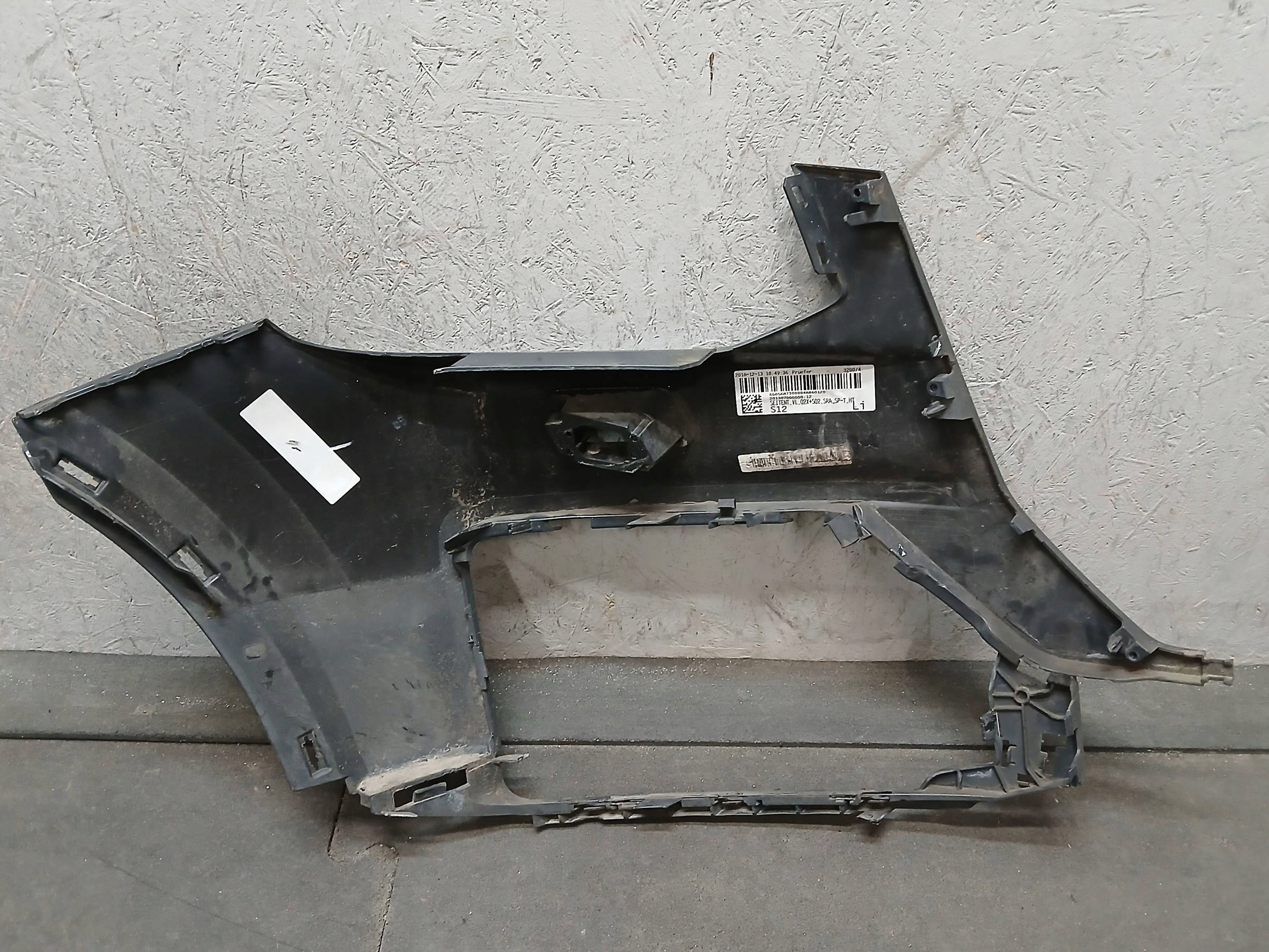 bumper front left corner AUDI Q2 81A