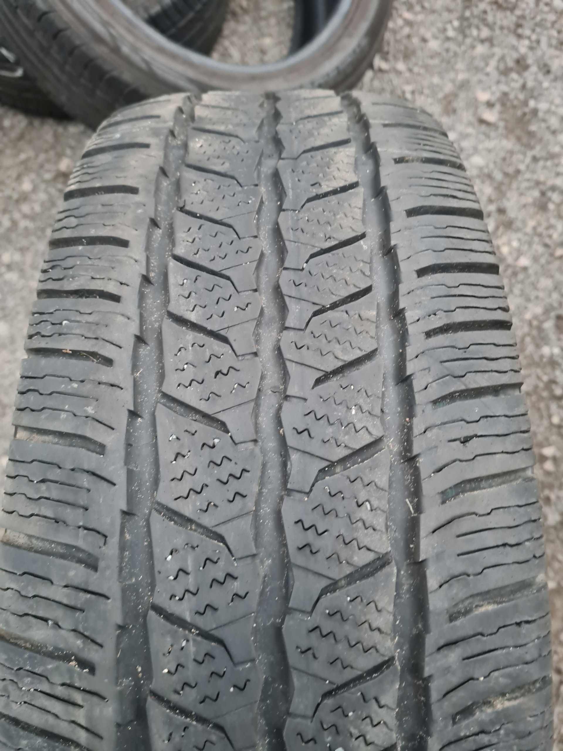 Шины 235 / 65R16C CONTINENTAL VanContact WINTER 21R