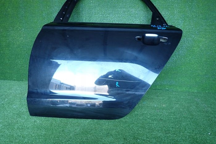 AUDI A6 C7 KOMBI 11- door left rear. rear part