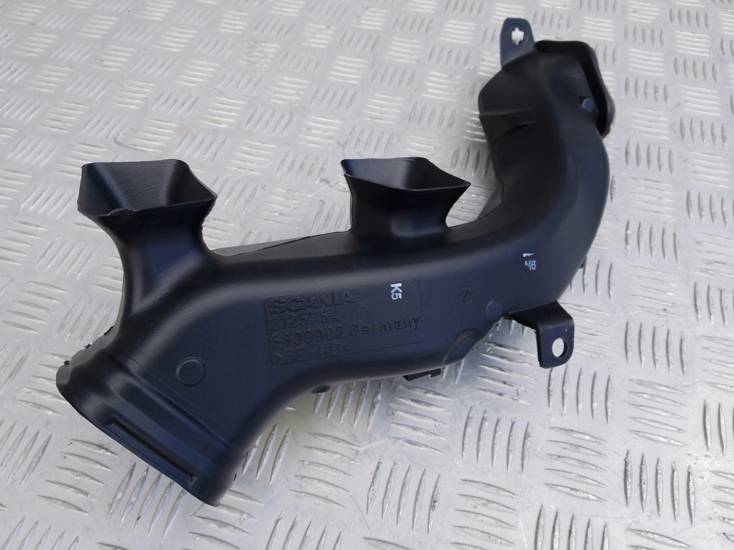 2125754 - ВОЗДУШНЫЙ КАНАЛ SCANIA RS R S