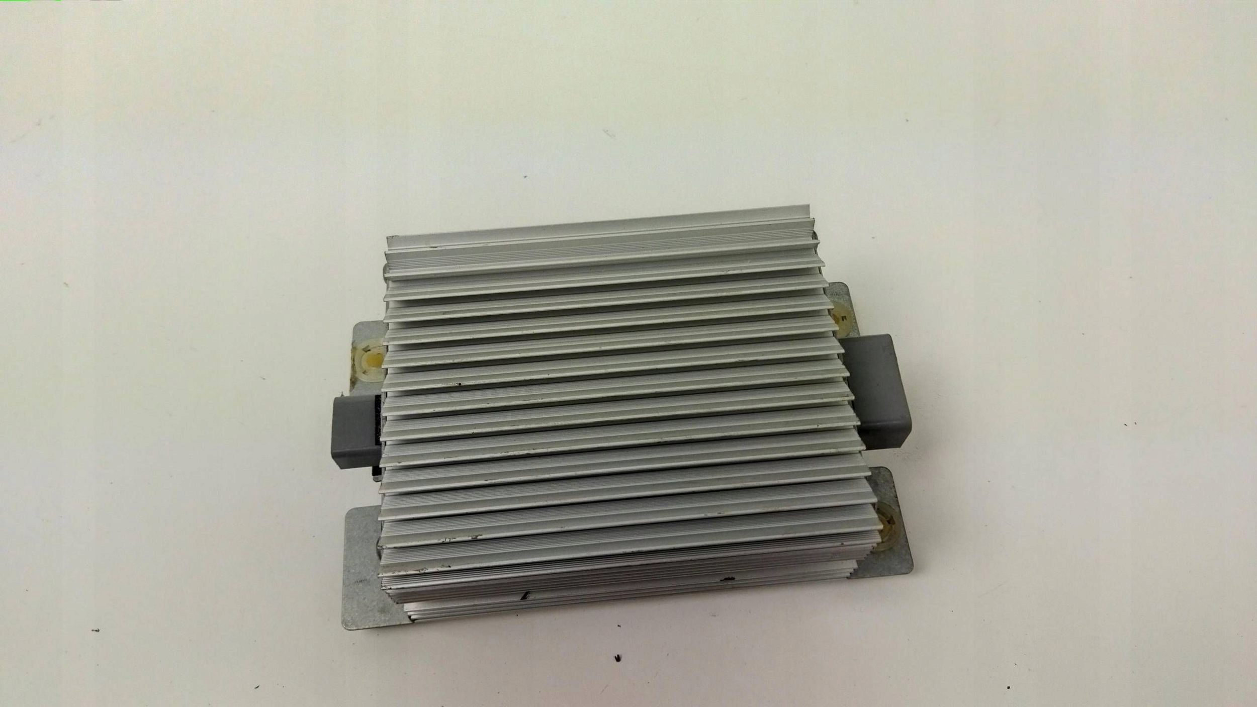 MUSTANG V LIFT 10- amplifier RADIA AR3T-18C808-AB