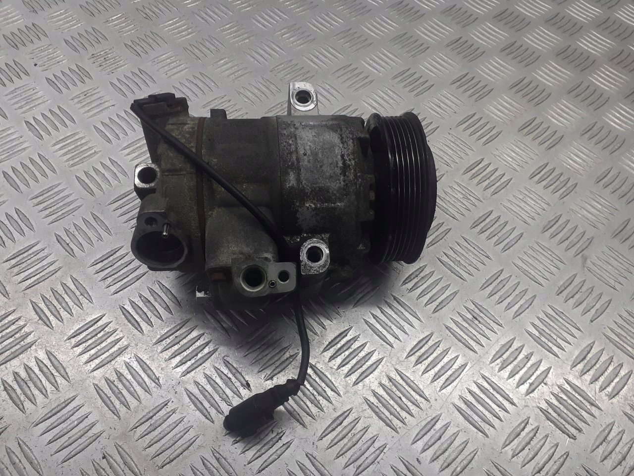 компрессор кондиционера vw FOX 1.2