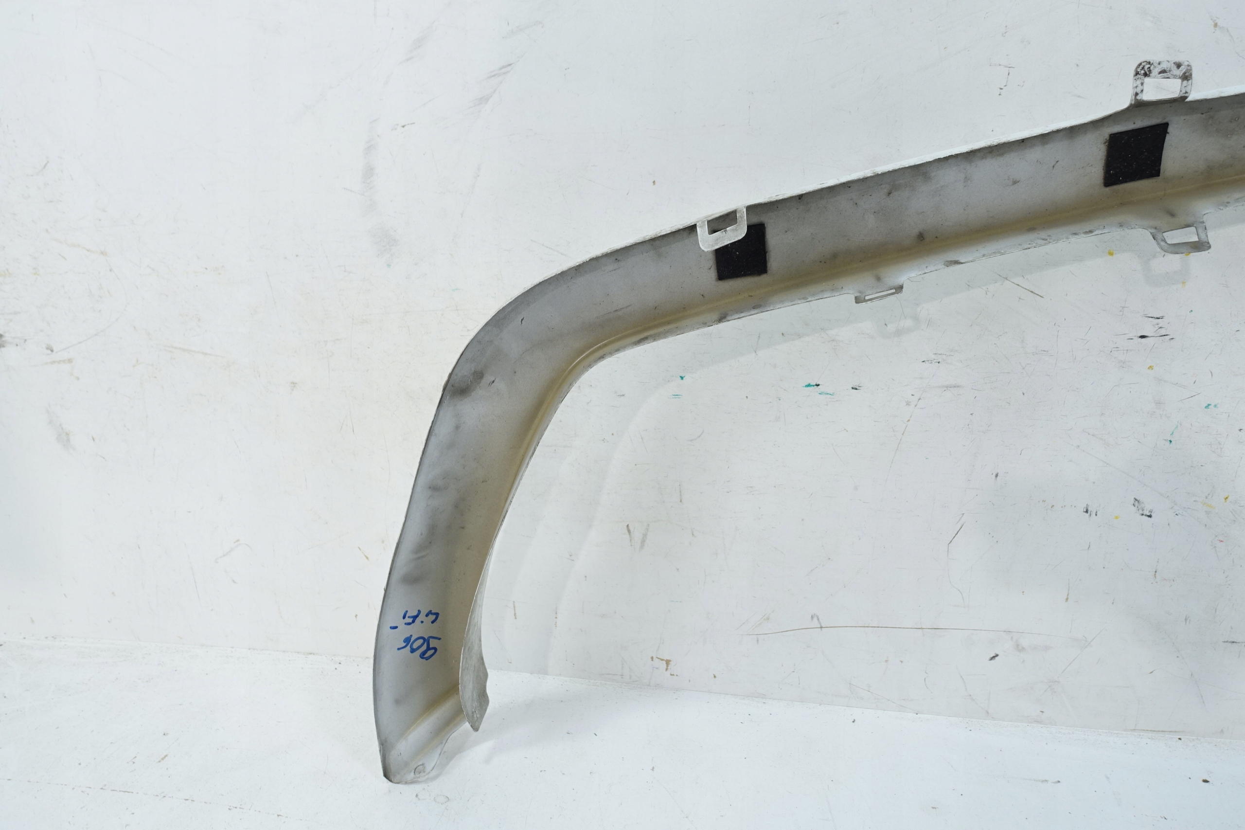 MERCEDES SPRINTER W906 LIFT 2013- LISTWA POD GRILL ZDERZAK PRZÓD PWB4433 Strona zabudowy przód