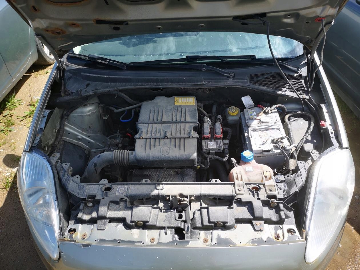 FIAT PUNTO петля передних Двери - Передний 2009 1.2л