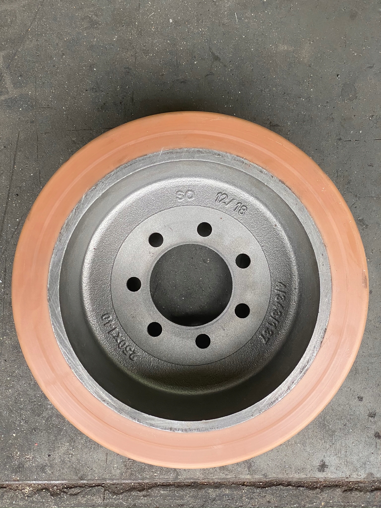 Kolo napedowe LINDE 0029903814 R14 R16 343x135 Forklift brand Linde