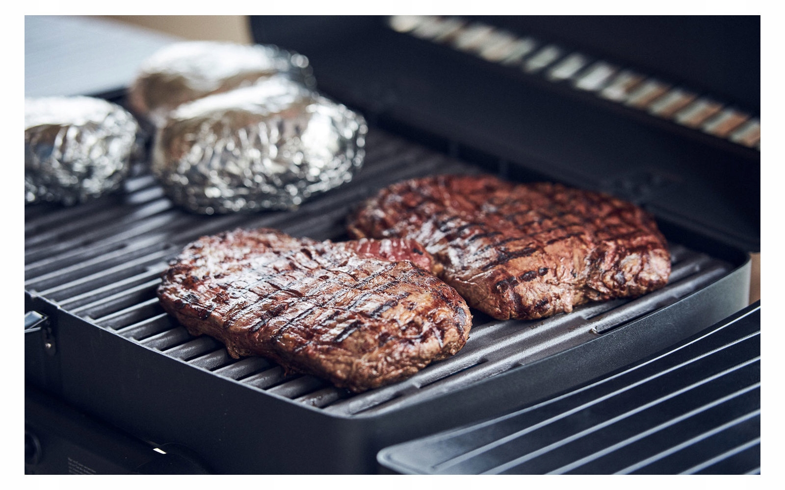 GRILL GAZOWY ENDERS URBAN PRO 30 MBAR Wysokość grilla 34 cm