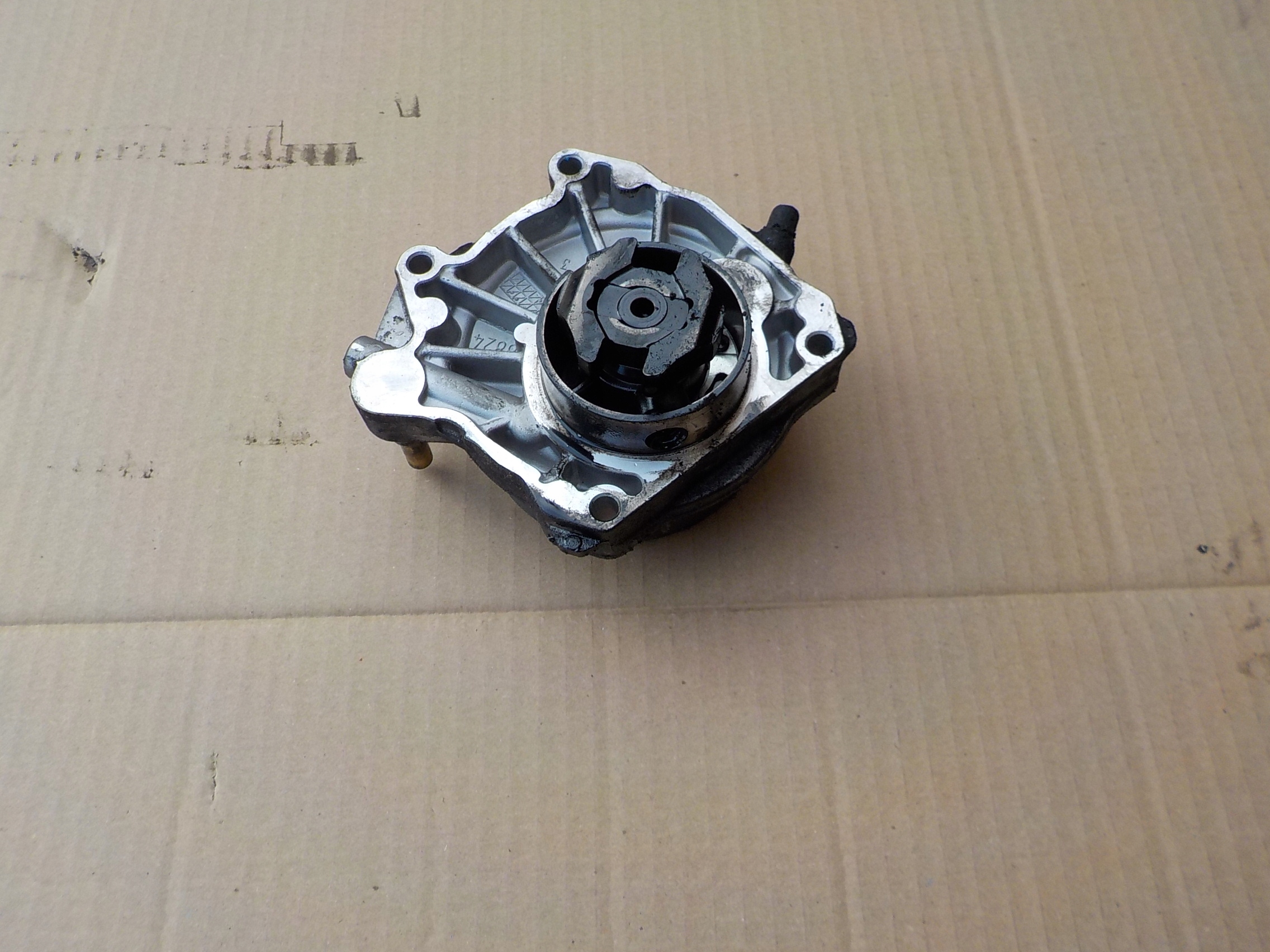Pompa vacum opel zafira b 1,9 cdti 55188660