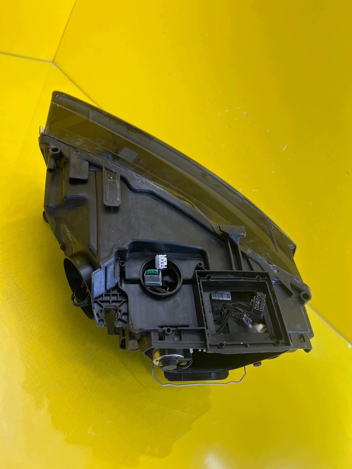 light left Audi A5 Bi-Xenon Skretna 8T0941003Q