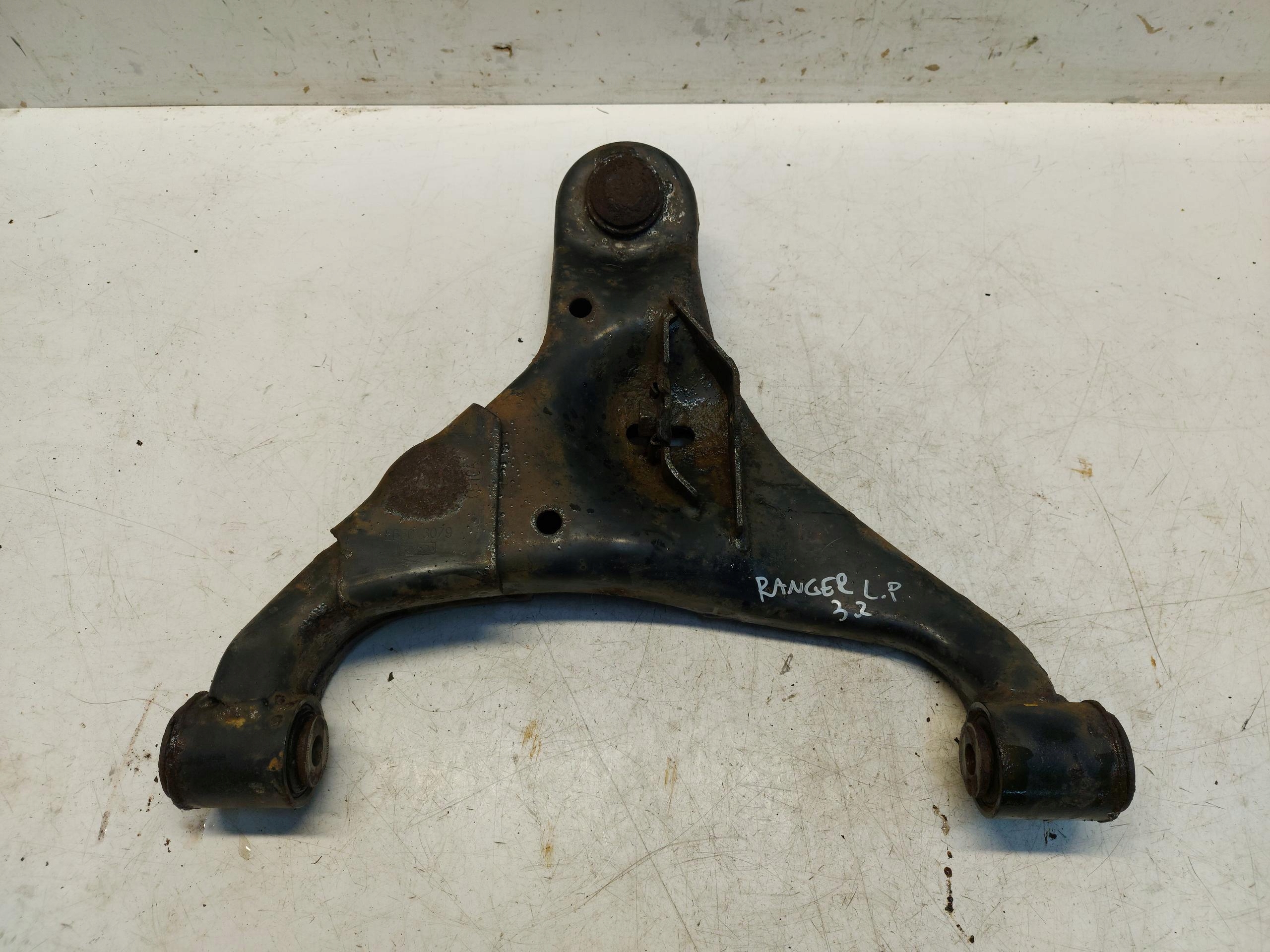 FORD RANGER IV Querlenker links vorne vorne