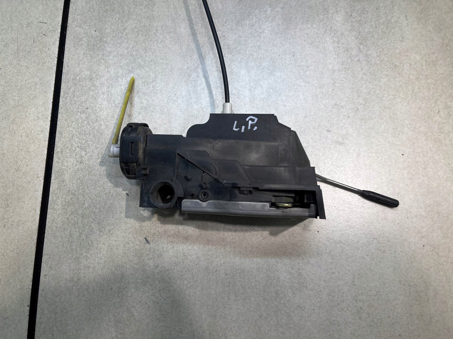 lock door left front MERCEDES W168 1.6B LIFT