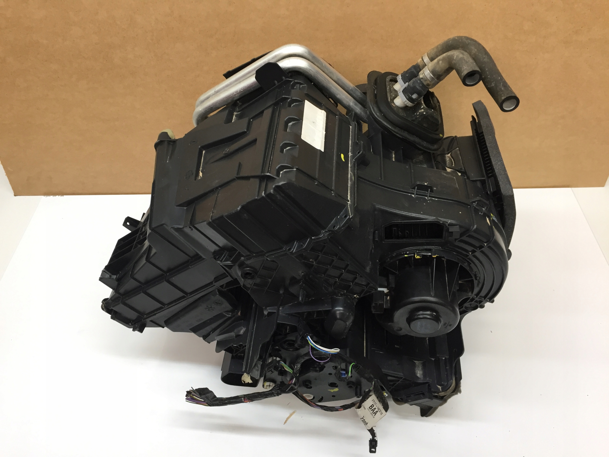 DV61-19B555-AG - TRANSIT CONNECT II MK2 НАГРЕВАТЕЛЬ ВОЗДУХОДУВКА