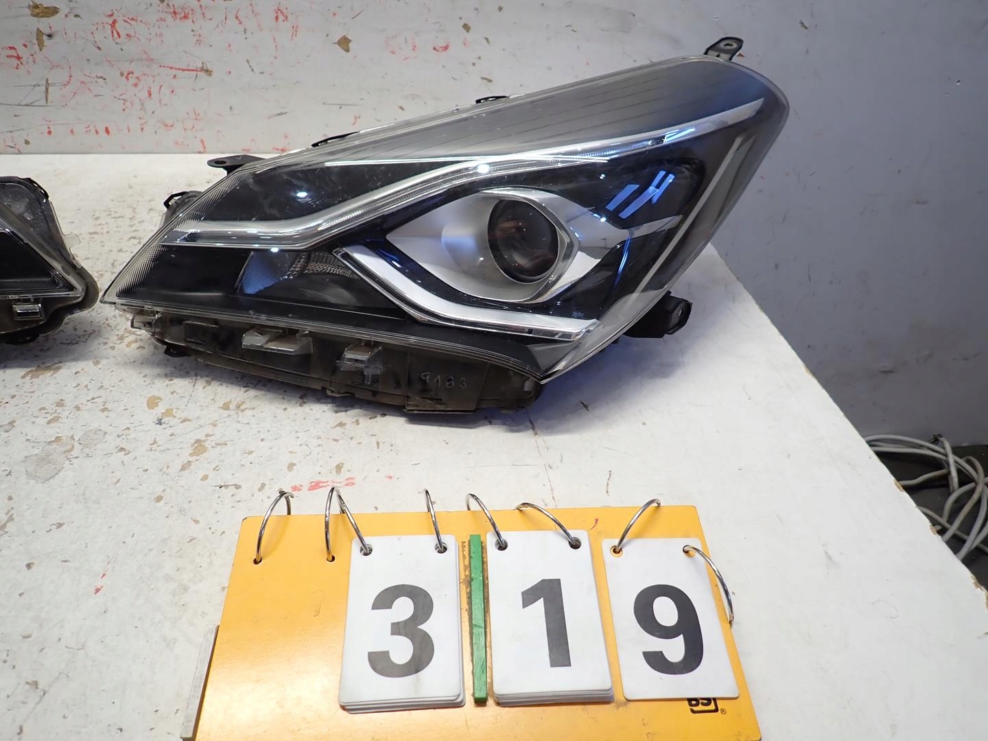 light front front left TOYOTA YARIS III LIFT 2017- LED