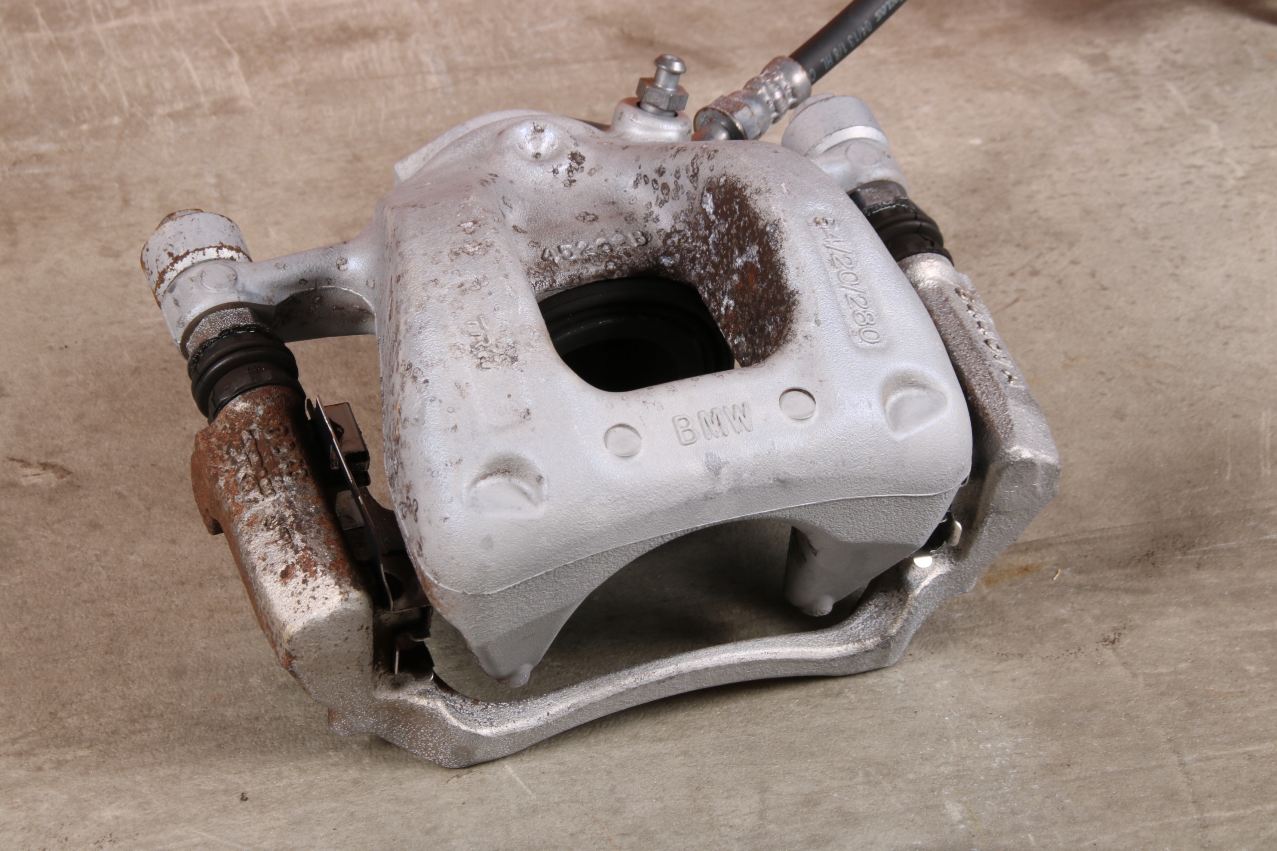 BMW i3 I01 caliper brake right front front 54/20/280 6860270