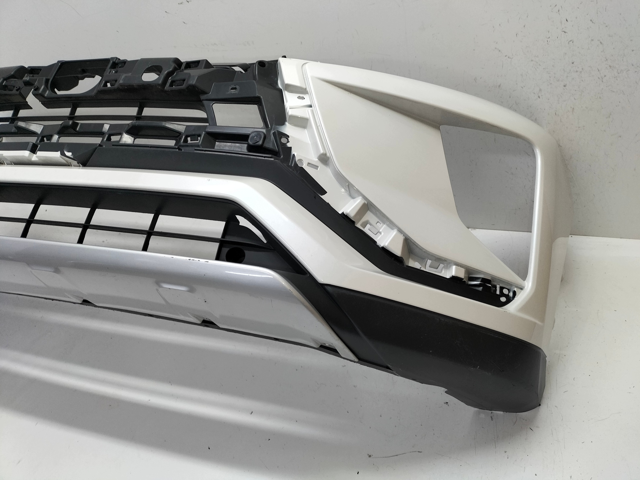 Frontstoßstange vorne MITSUBISHI ECLIPSE CROSS 18-21