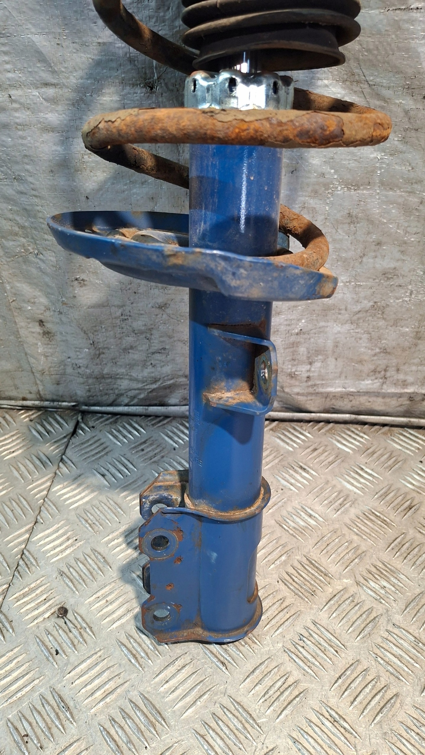 shock absorber spring left front OPEL VECTRA C 2.2CDTI