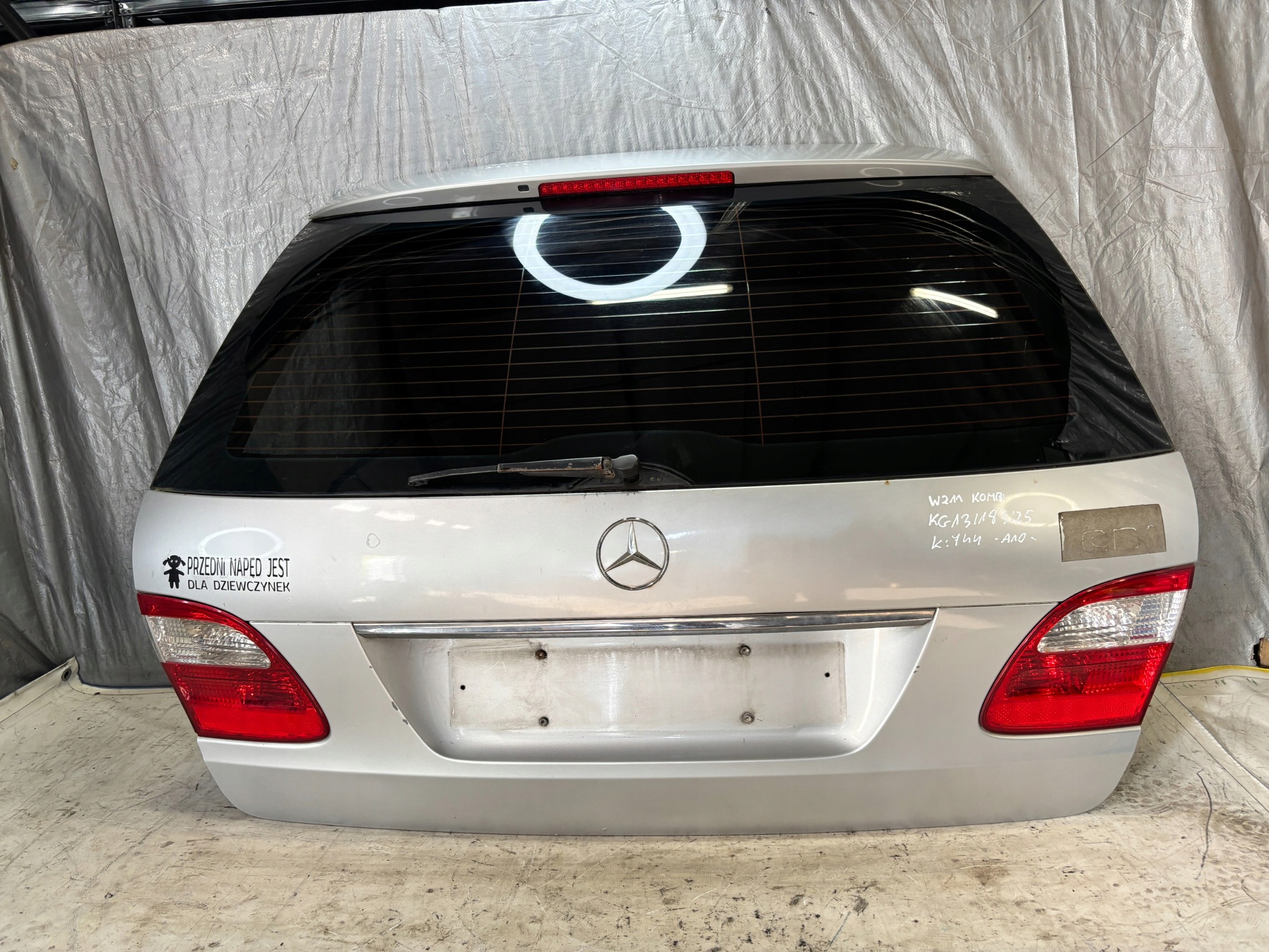 trunk door boot Mercedes W211 kombi k: 744