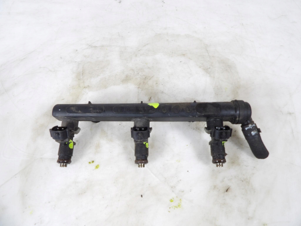 Skoda OE 04C133313 Rampe injection