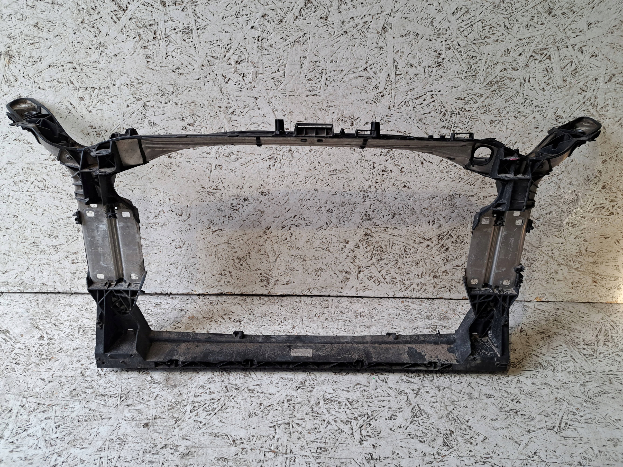 AUDI A6 C8 4K 4K0 PAS PRZEDNI WZMOCNIENIE