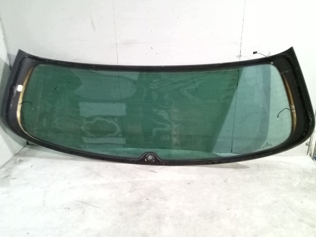 VW Golf V 5 positif vitre z arrière du capot