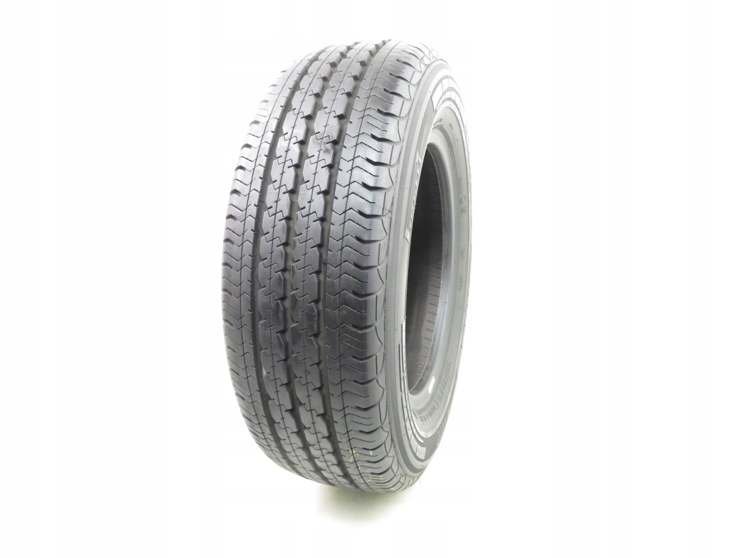 205 / 70R15C літня шина Pirelli Chrono