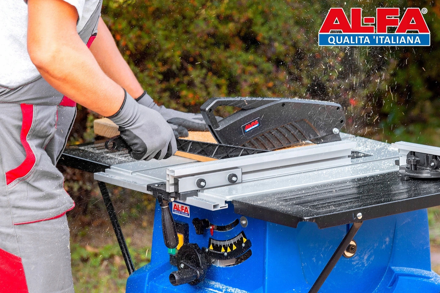 PILARKA PIŁA STOŁOWA KRAJZEGA TARCZOWA DO DREWNA PRZECINARKA STOLARZ MOCNA Maksymalna moc 3100 W