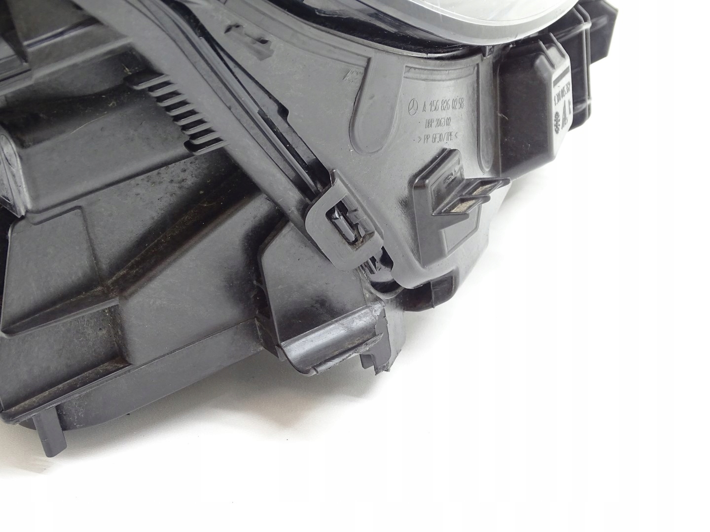 REFLEKTOR light right front right BI XENON MERCEDES GLA W156 A1569062000